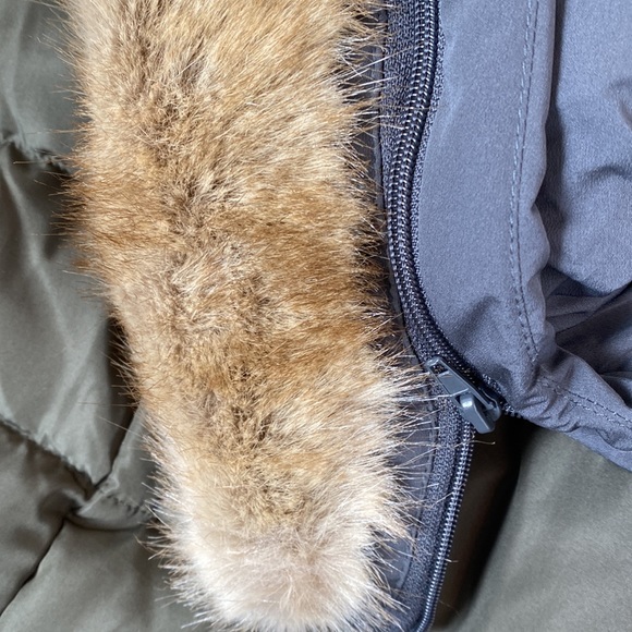 Michael Kors Down filled Parka. Dark grey size M. NWT - Picture 9 of 14